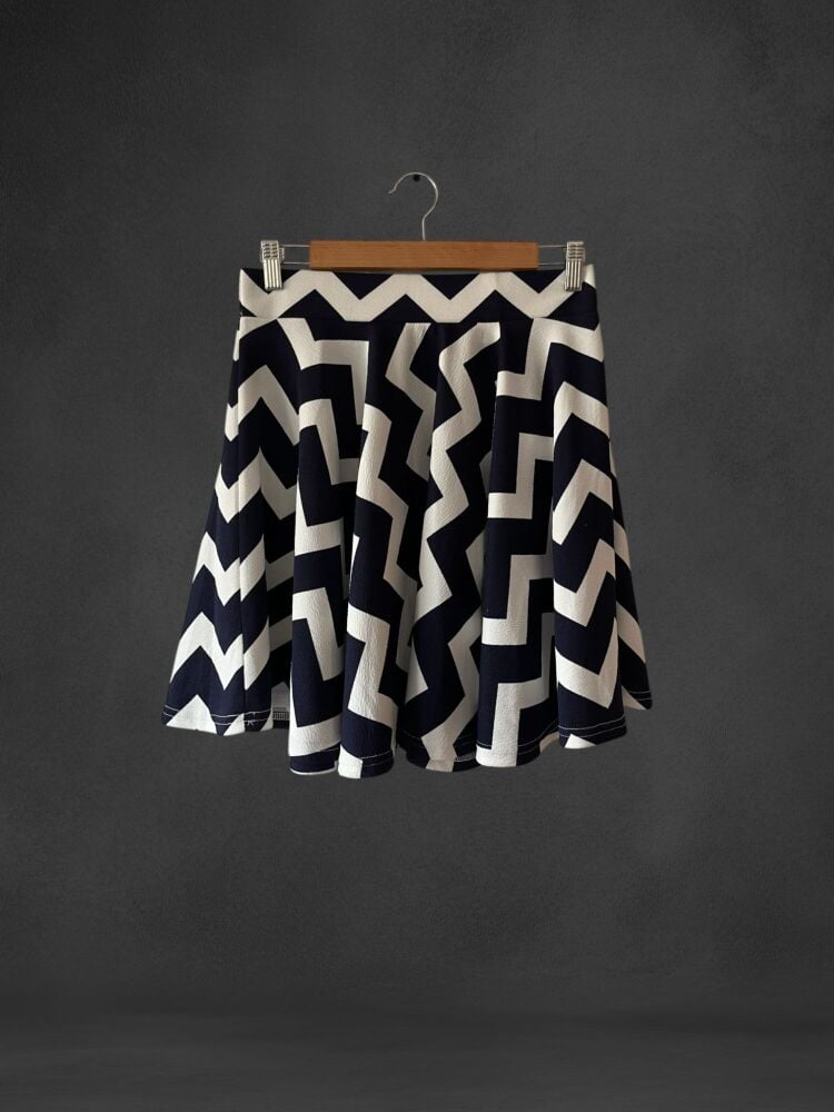 Miss Valley Size M Navy & White Skater Skirt