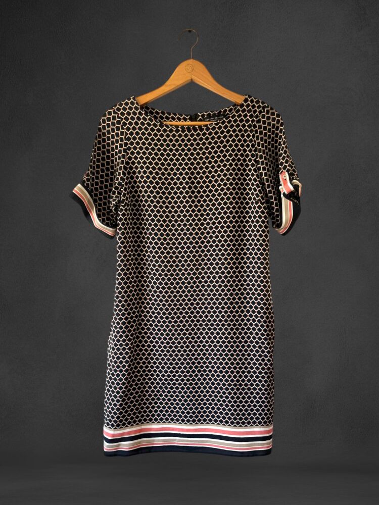 Dorothy Perkins Size 12 Black & Pink Patterned Knee Length Dress
