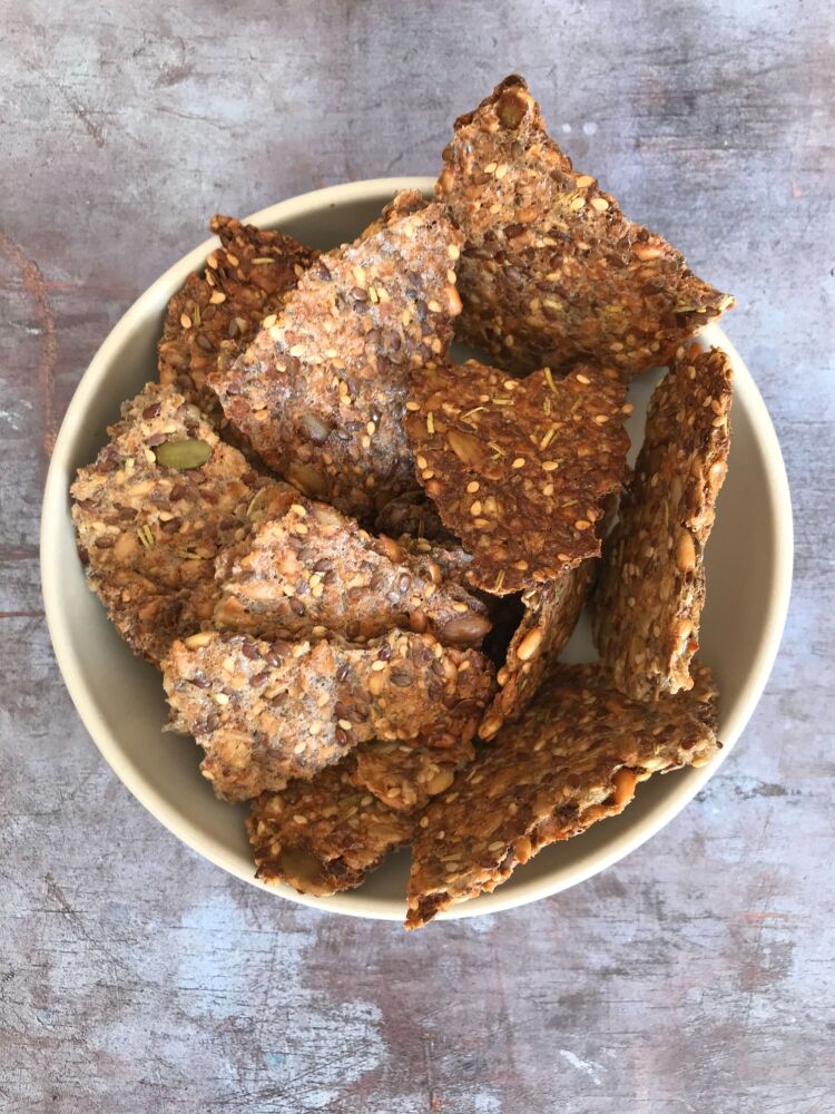 Seed and herb crackers, 10 per pack