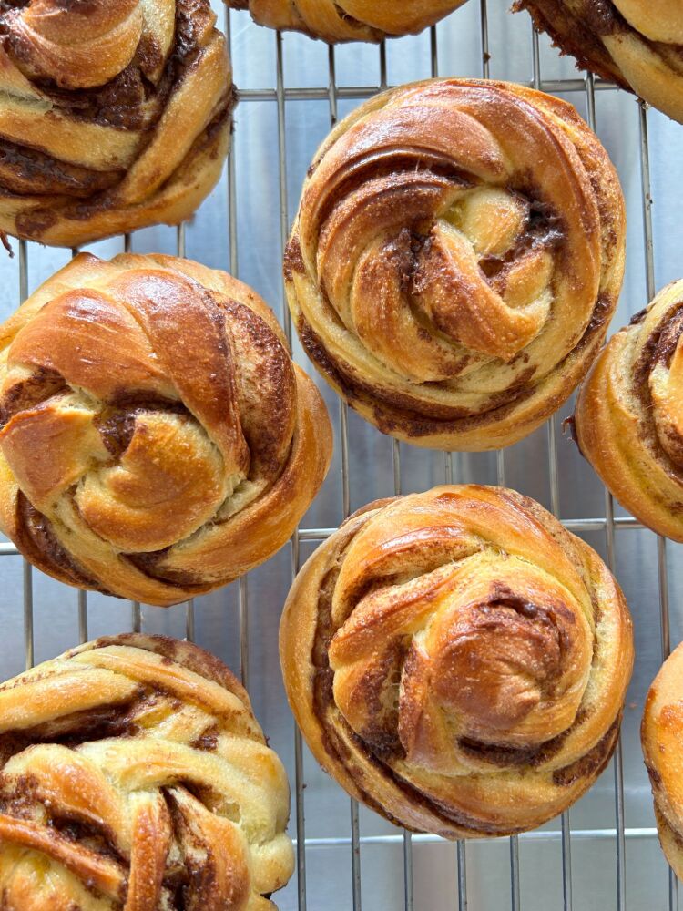 Cinnamon Knots