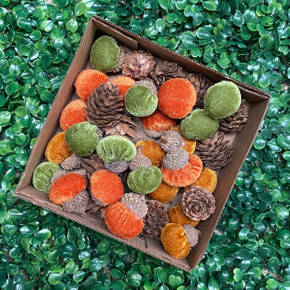 Decorative Acorns & Pinecones