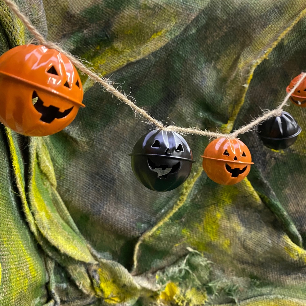 Pumpkin Bells Garland