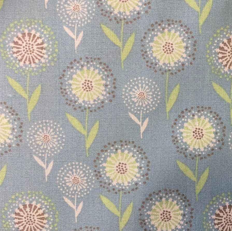 100% Cotton from Threaders - Cotton Tail - Dandelions on Light Blue, per fat quarter