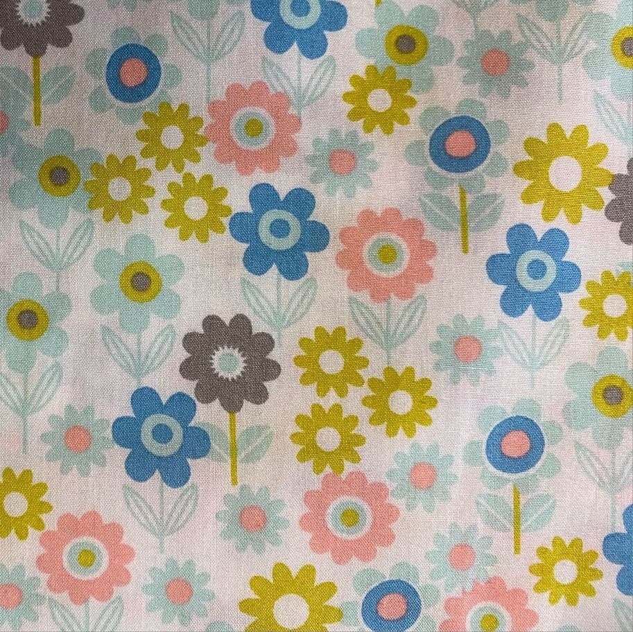 100% Cotton from Threaders - Cotton Tail - Retro Flowers on White, per fat quarter