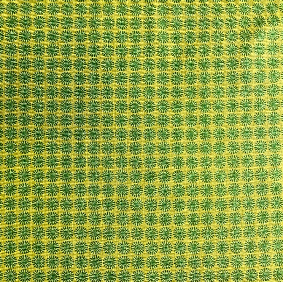 100% Cotton from  Makower UK - Wrap it up - Pinwheel Green, per fat quarter
