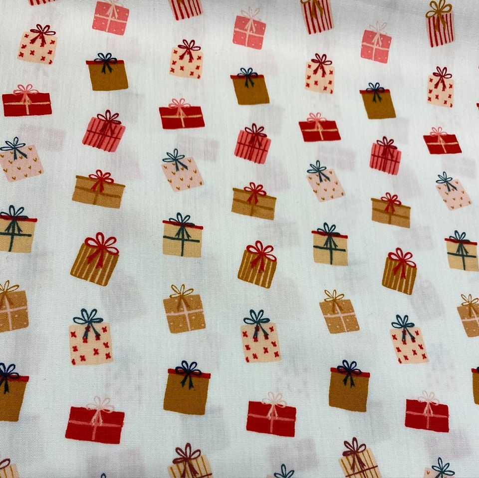 100% Cotton from Art Gallery Fabrics - Cosy & Magical - Gift of Giving, per fat quarter