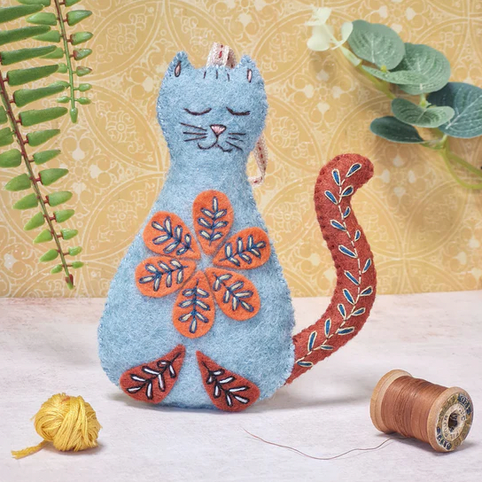  Folk Cat Felt Craft Mini Kit  by Corinne Lapierre