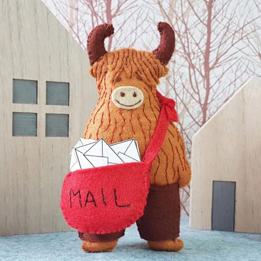  Angus The Postman Highland Cow Felt Craft Mini Kit  by Corinne Lapierre