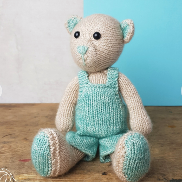  John Bear by Hardicraft - Stone washed yarn - 78% Cotton, 22% Acrylic - knitting kit
