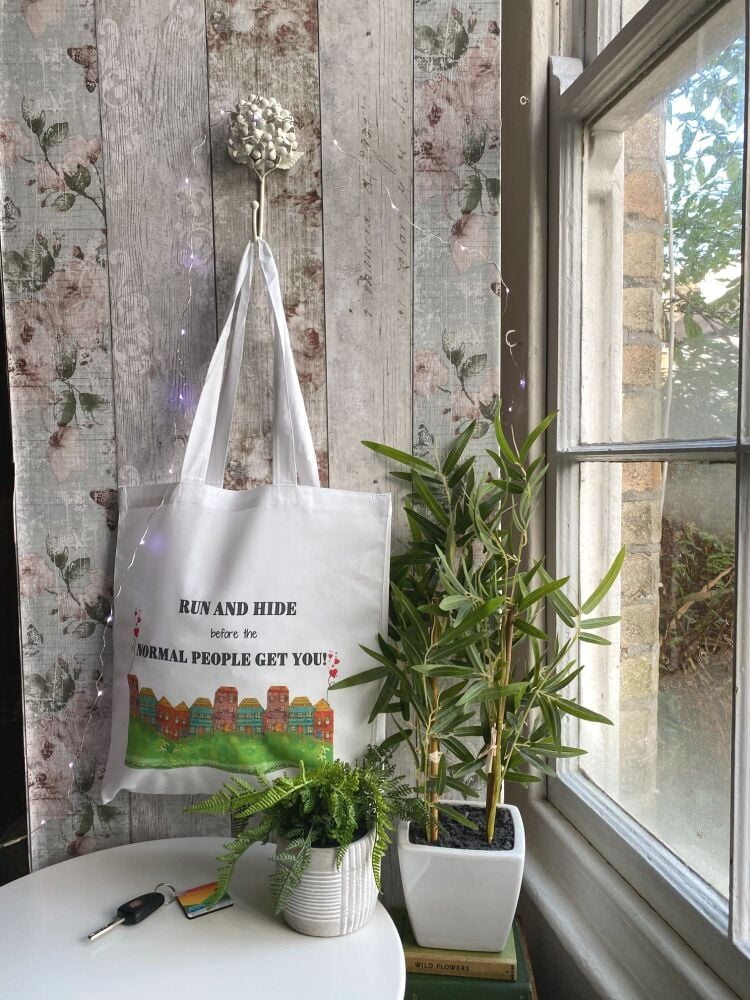 Run and hide - Tote bag