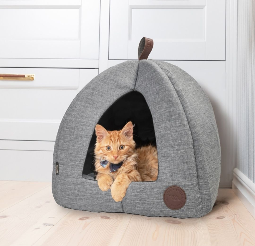 Back on Track® Dog Cat Igloo Pet Bed