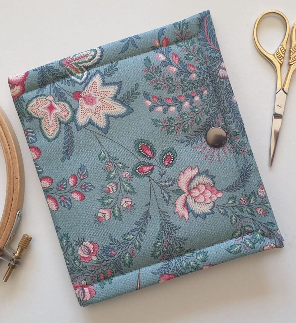Dutch Heritage blue thread/floss keeper