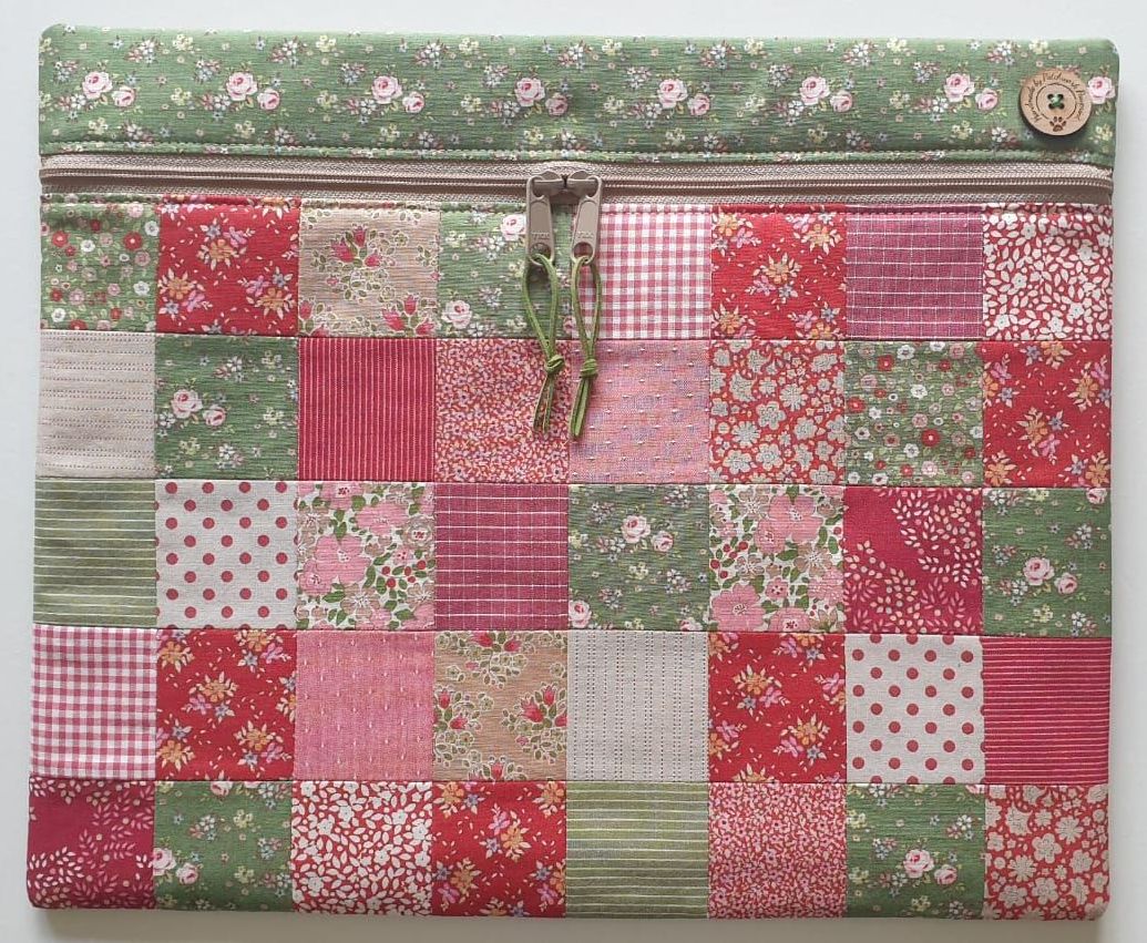 Tilda 'Creating Memories- Winter' patchwork project bag with 2-way zip.