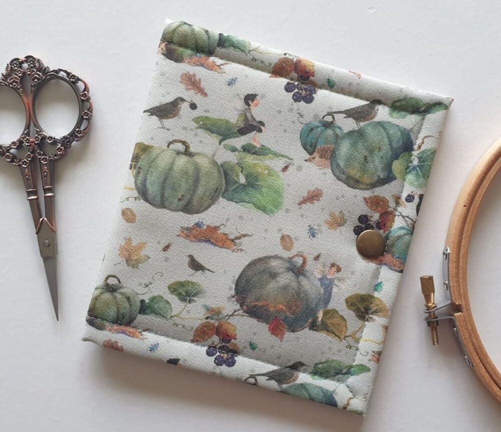 Acufactum Pumpkin Patch Woodland thread/floss keeper.