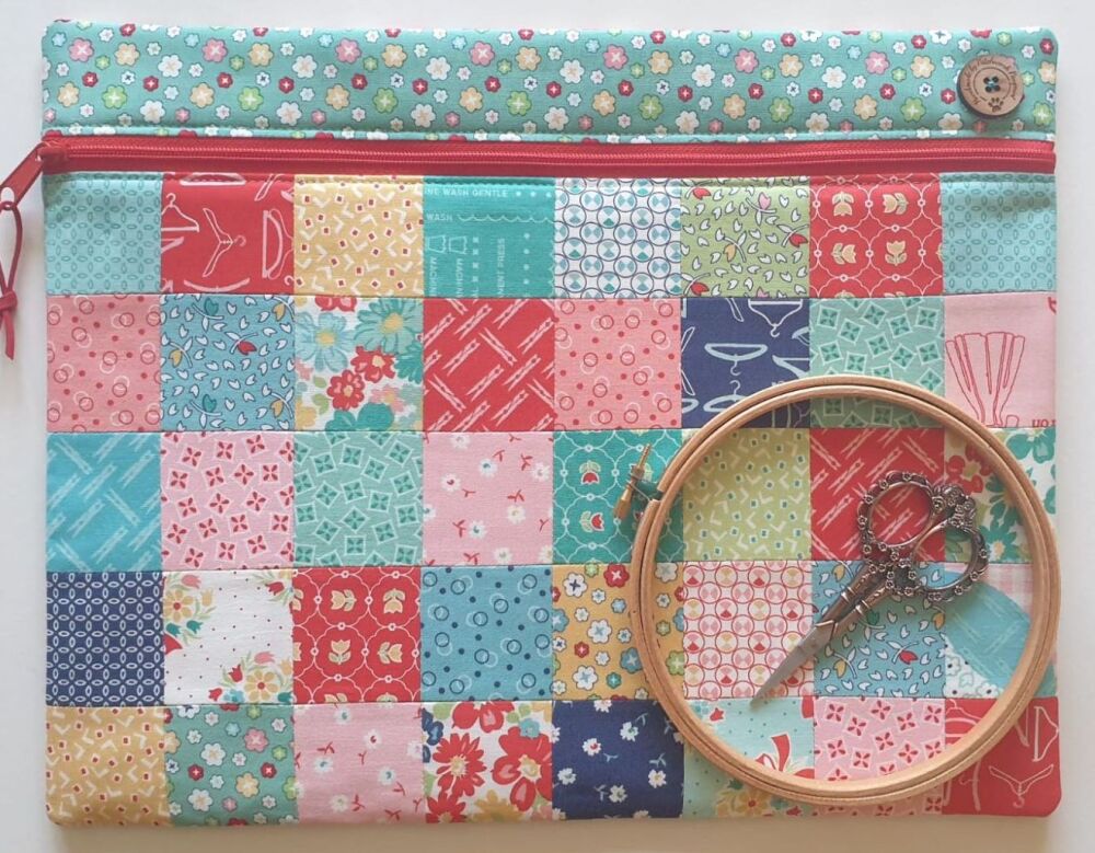 Lori Holt 'Vintage Happy' patchwork project bag.