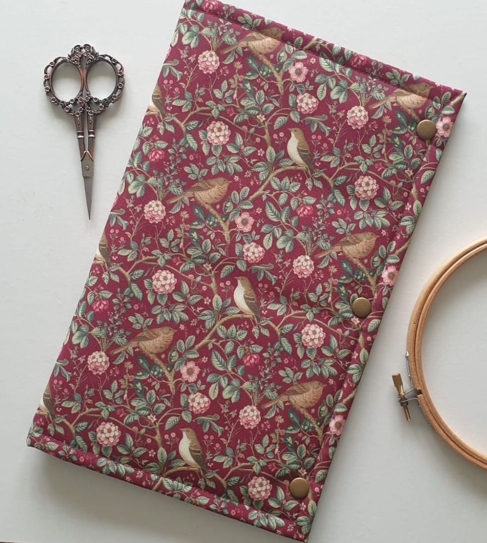 Stitching companion to match Elizabeth Stephenson project bag, HATS
