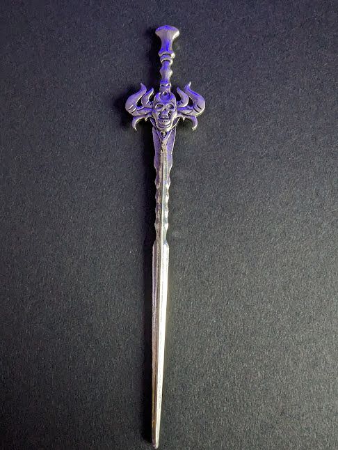 Horned Skull Sword