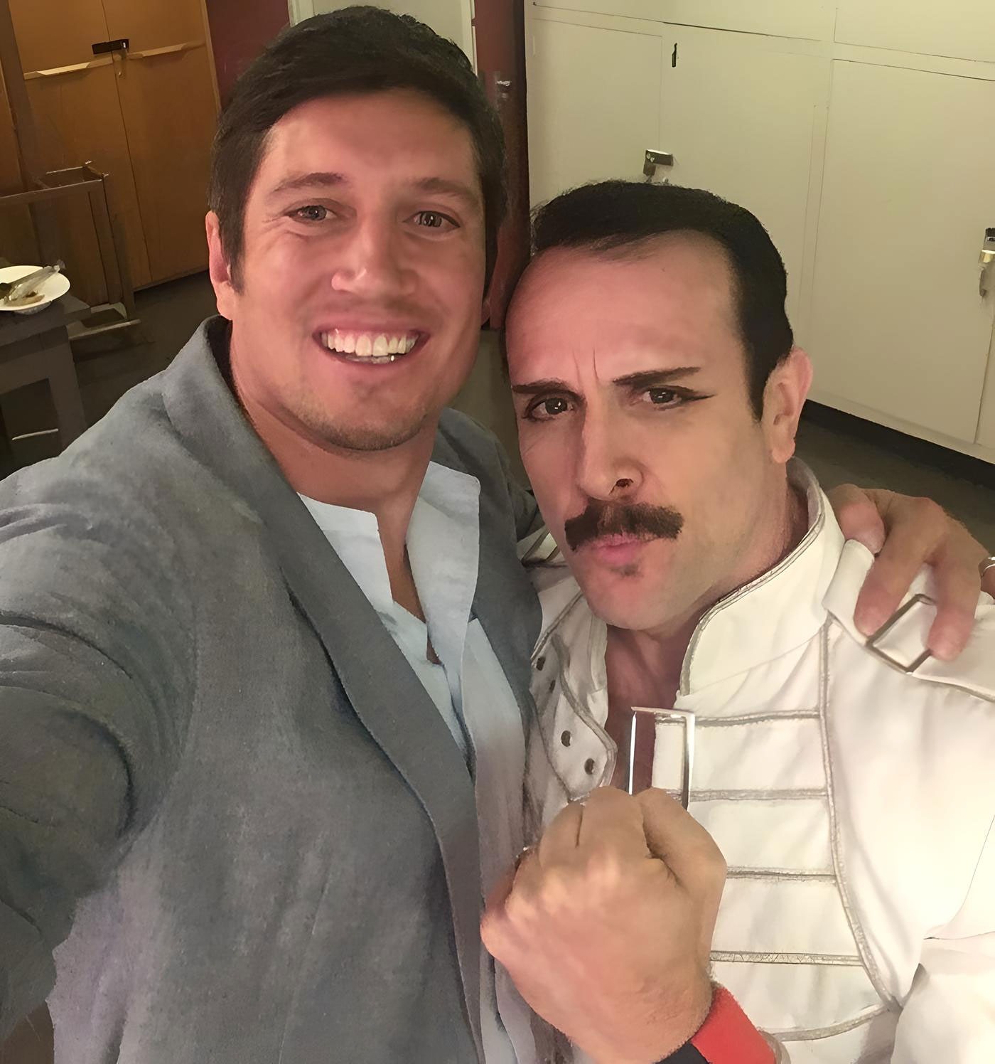 Vernon-Kay-&-Mark-Sanders-as-Freddie-Mercury