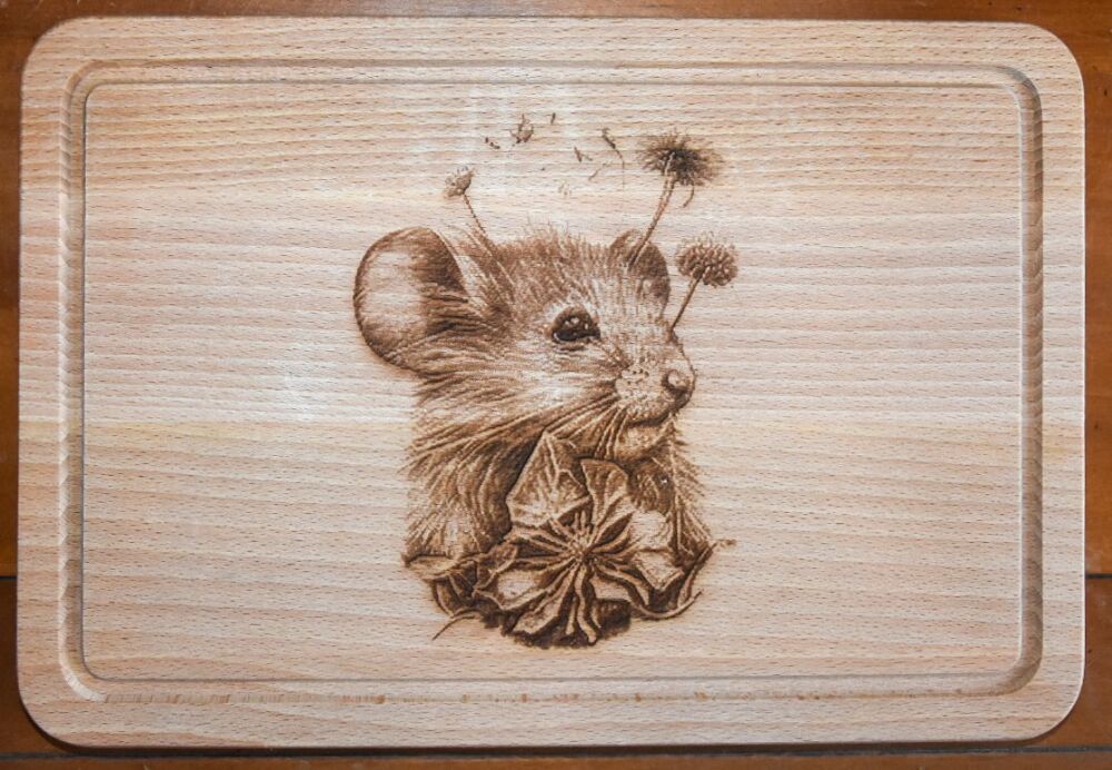 Small chopping board with mouse design