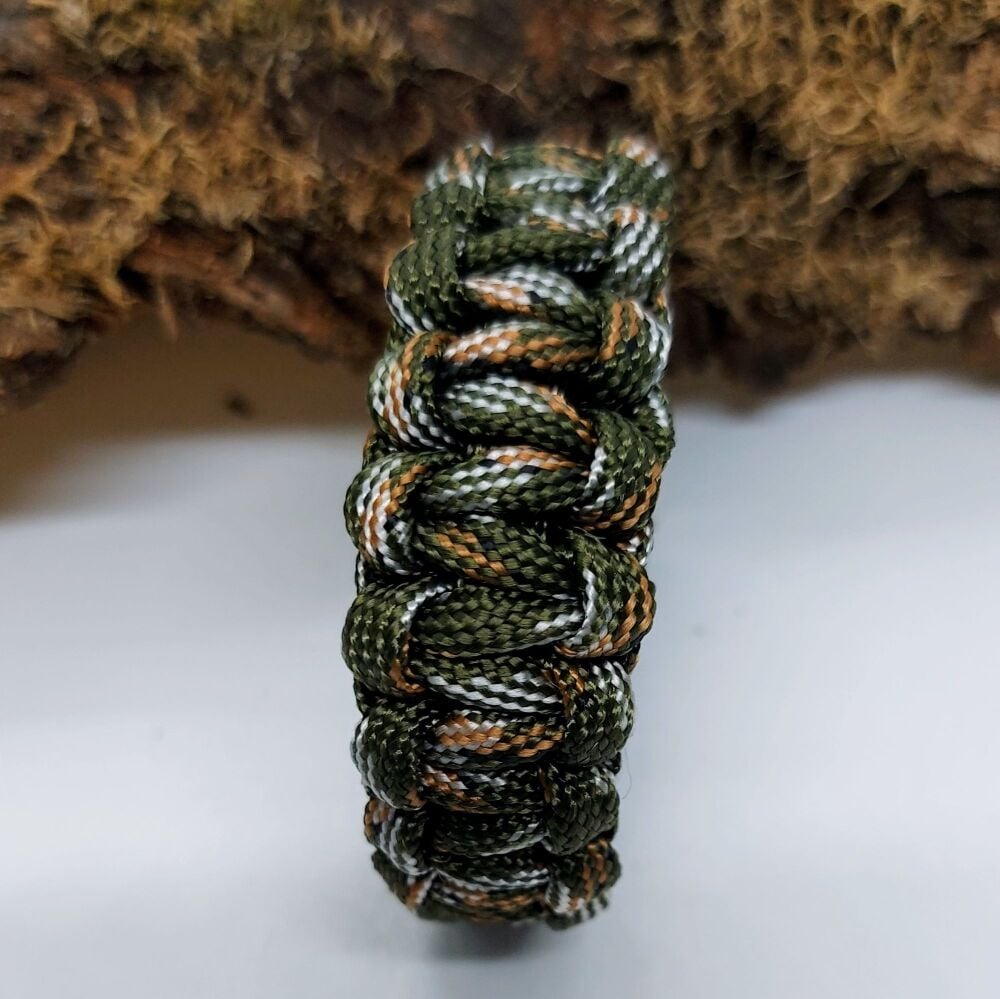 Handmade camouflage paracord bracelet