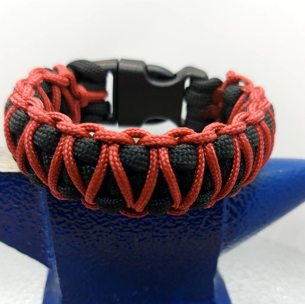Mens paracord bracelet