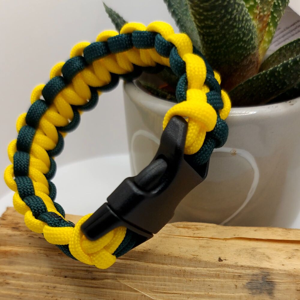 Paracord bracelet