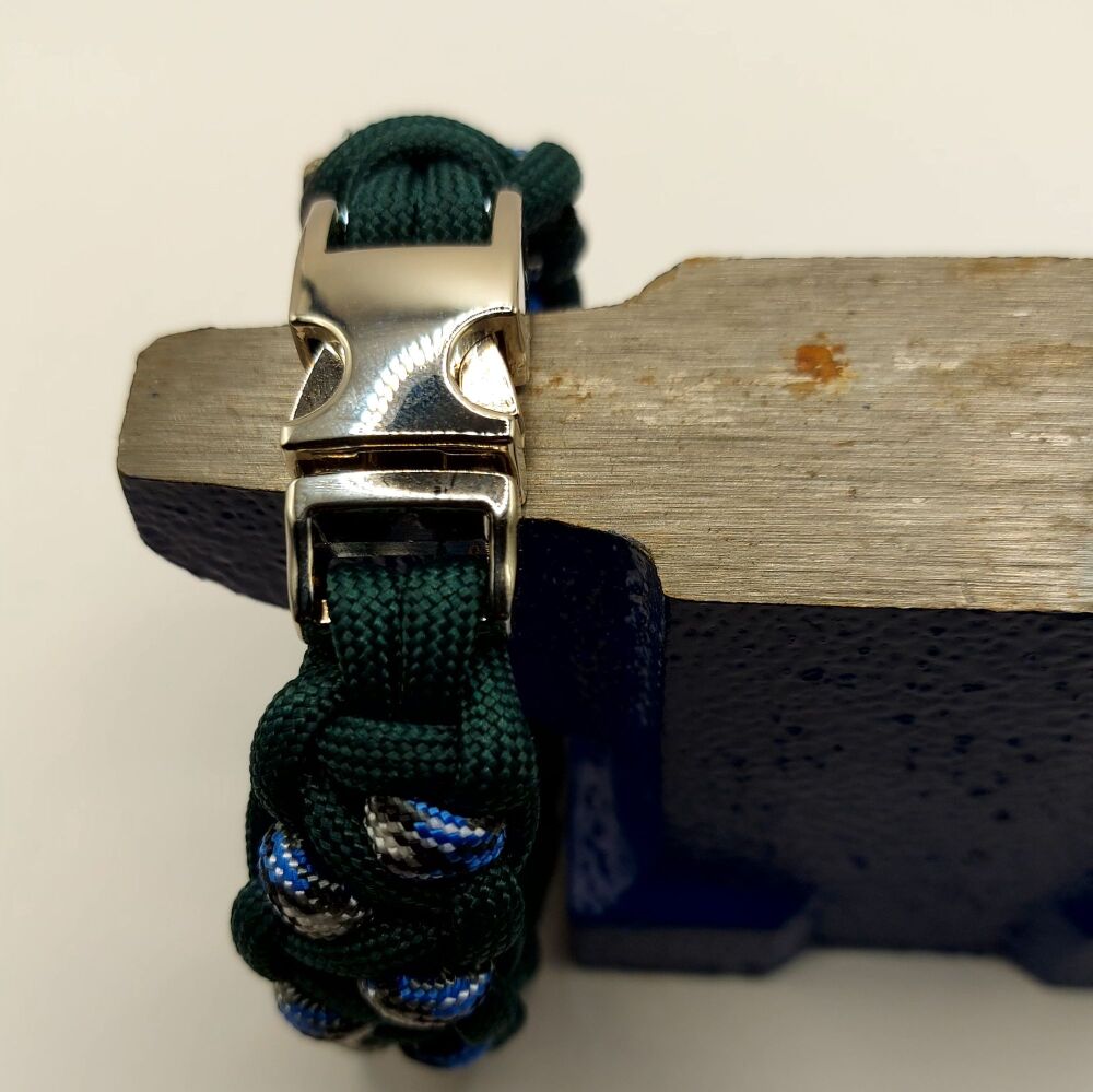 Handmade paracord bracelet