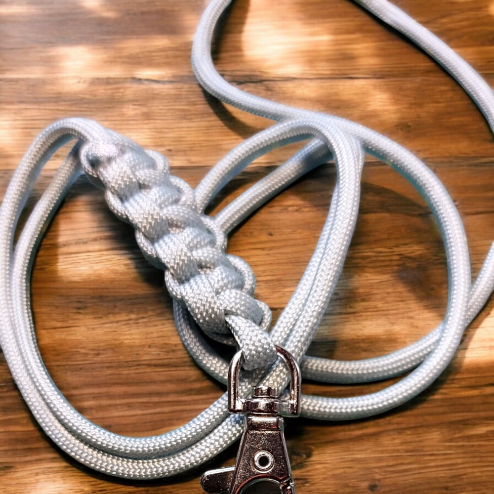 Paracord lanyard. High quality. Durable handmade. Silver grey