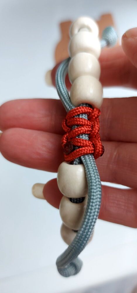 Mens chunky paracord and beaded bracelet