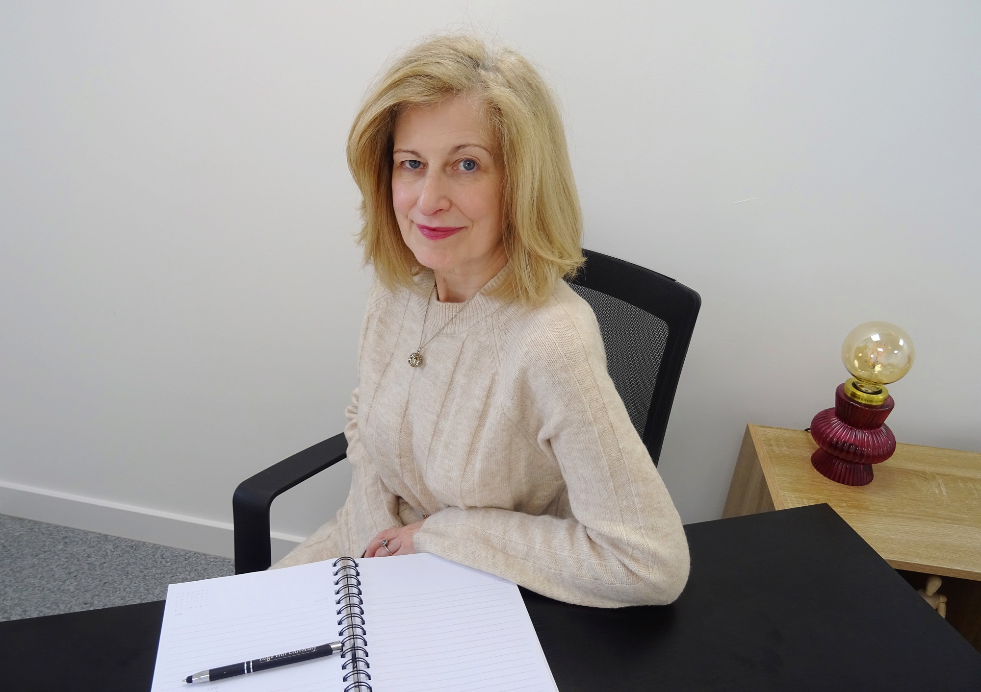 Victoria Hampson MBACP, BSc (Hons) Counselling (1st)