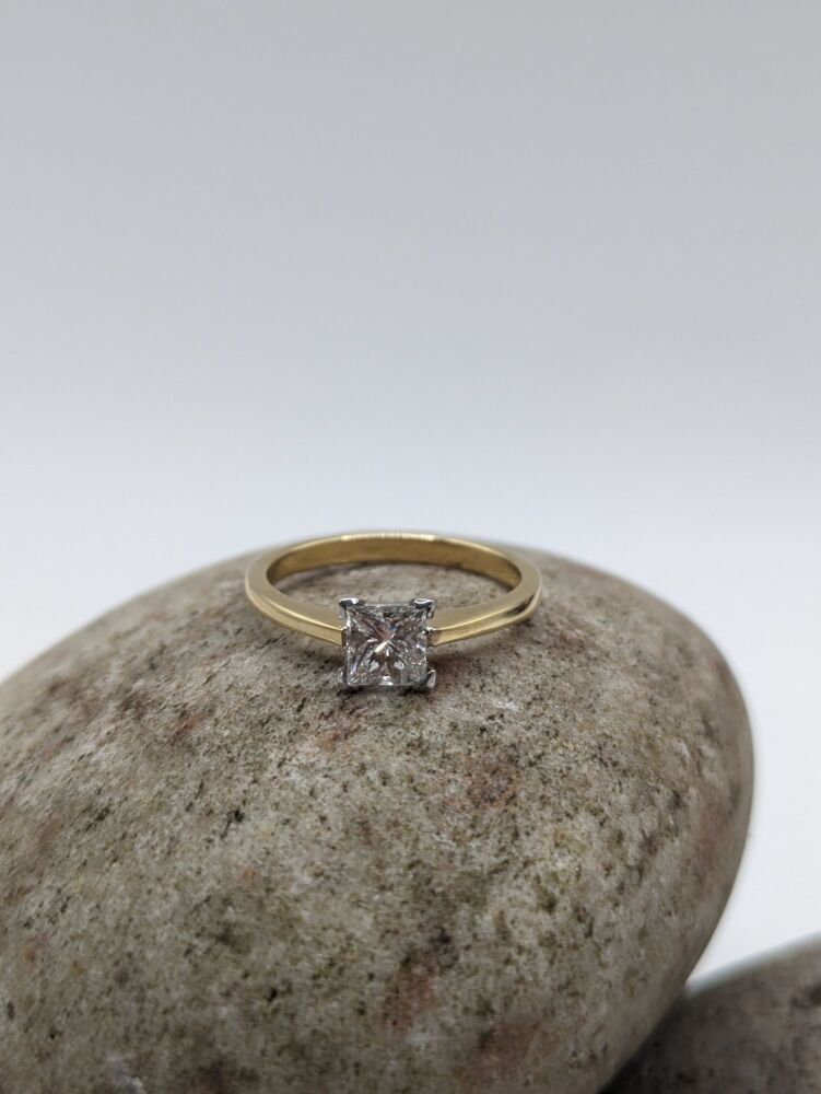 Princess Solitaire 0.80ct VS1 / E
