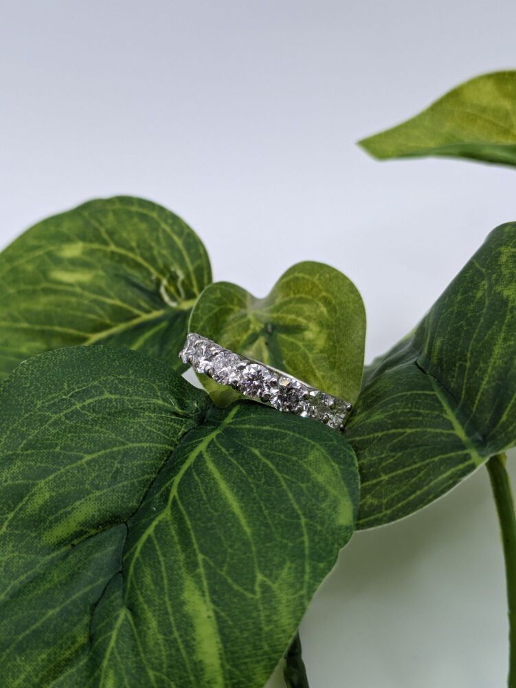 Seven Stone Ring 2.20ct VS1 / F