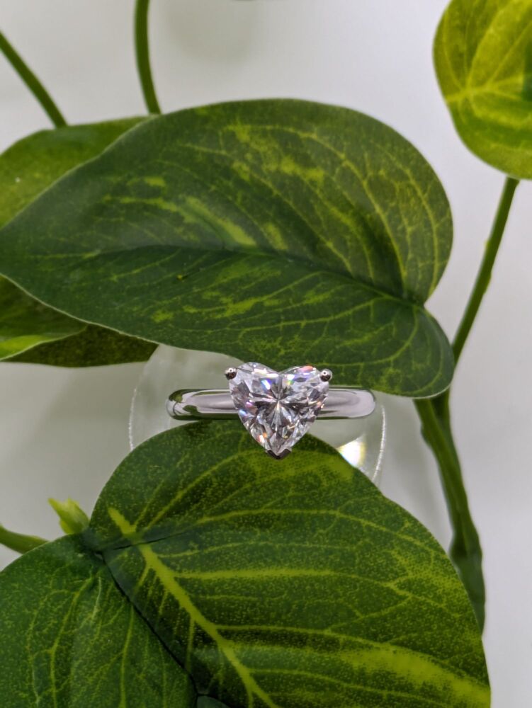 Heart solitaire 2.21ct VS1/D