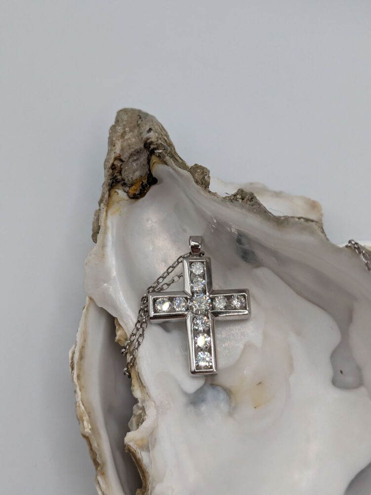 Channel set cross pendant 4.20ct VS1 / F