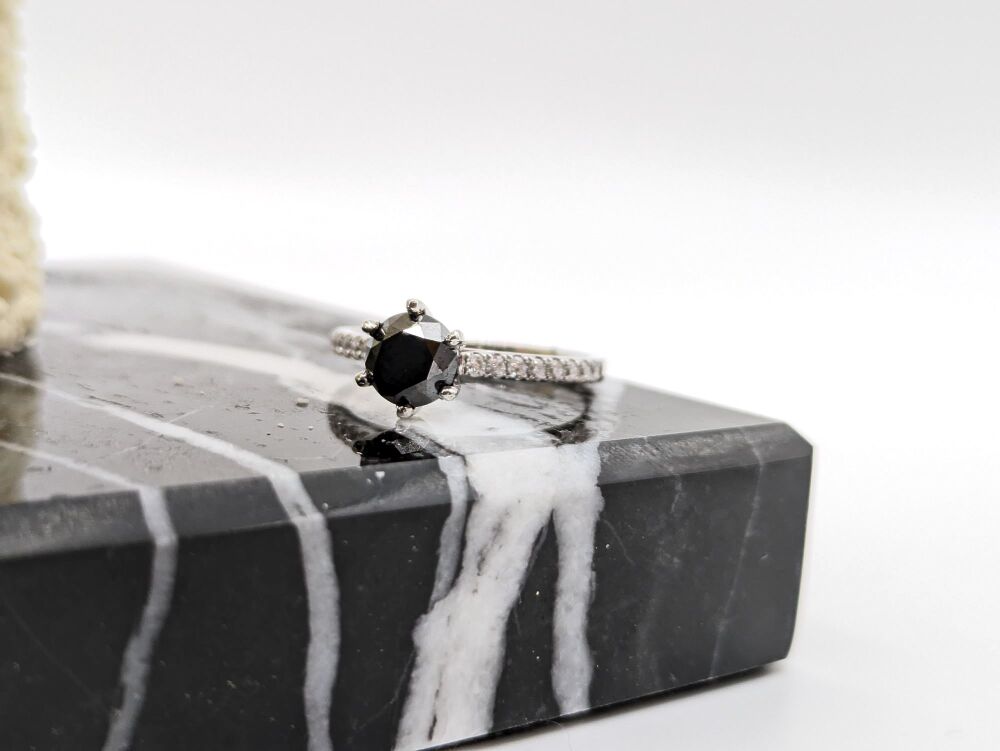 Black diamond with diamond shoulders 1.35ct