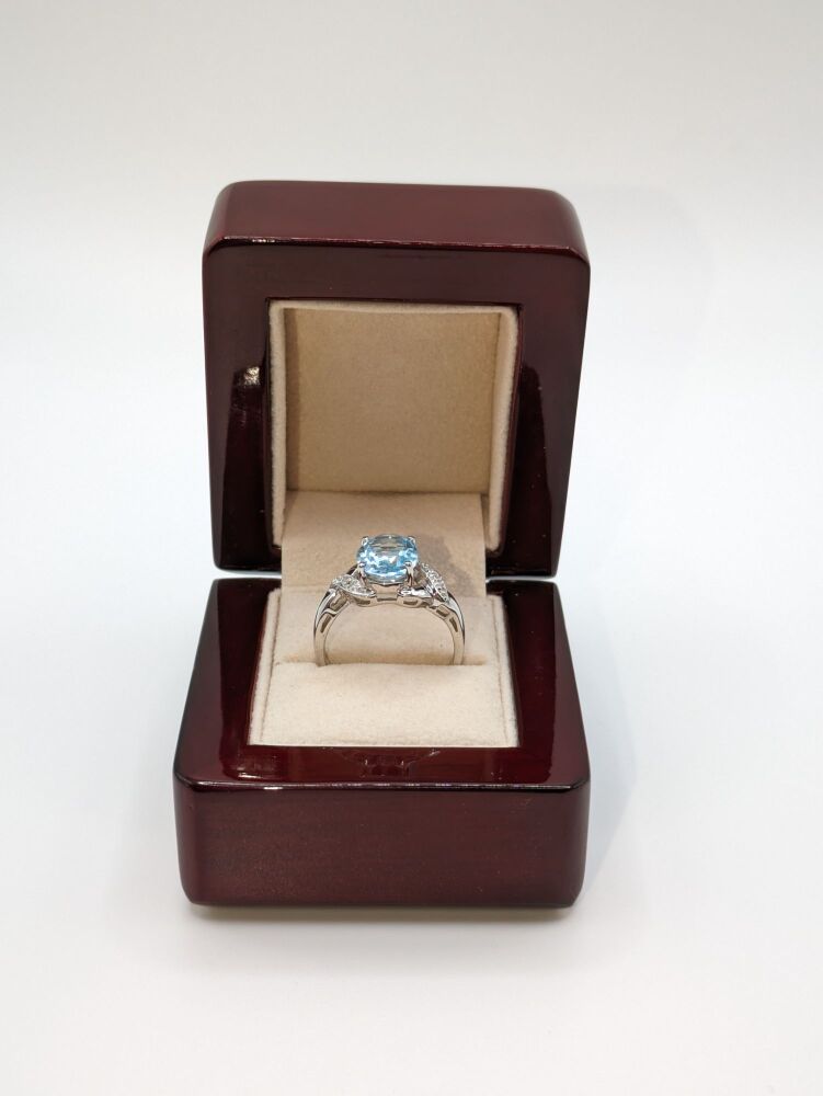 Aquamarine with diamond accent twisted band 2.60ct VS/ G