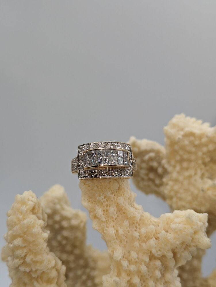 Fancy Diamond multi-cut ring in 14K Yellow Gold