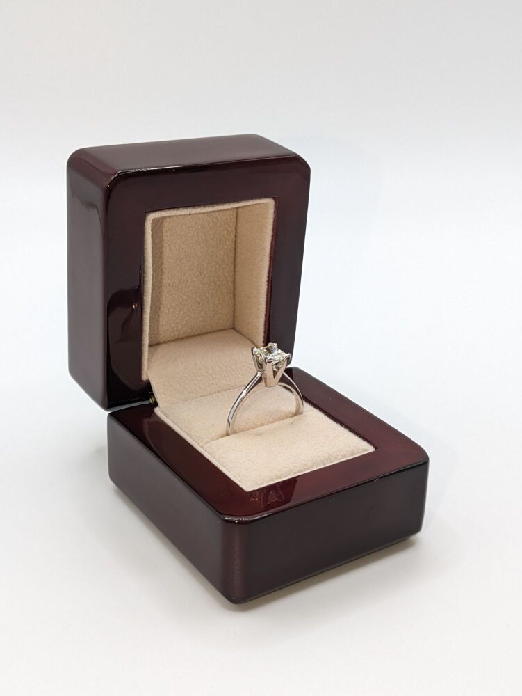 Martini set Modern Princess cut in 18K White Gold 0.81ct VS2/ 'I'