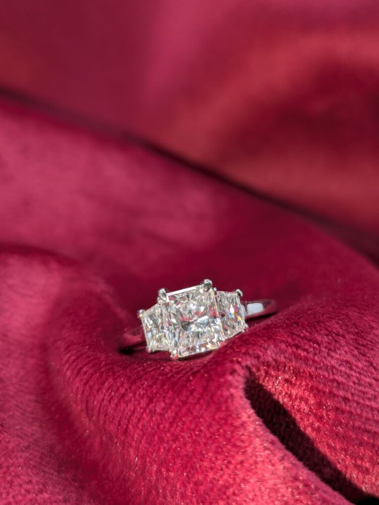 Radiant cut Trilogy in Platinum 2.30ct Total VS1/ E