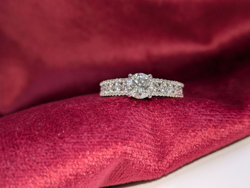 Round brilliant three row shoulder set ring 1.42ct Total VS2/ G