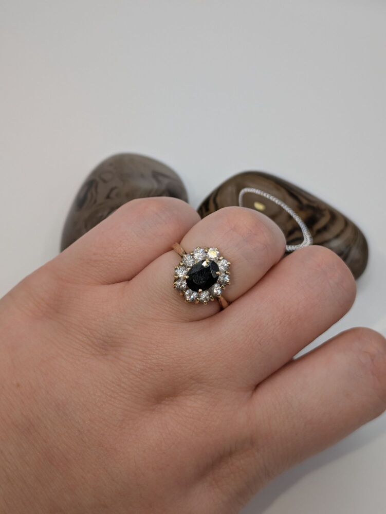 Oval cut Sapphire with Diamond halo ring 1.80ct Total VS1/ E