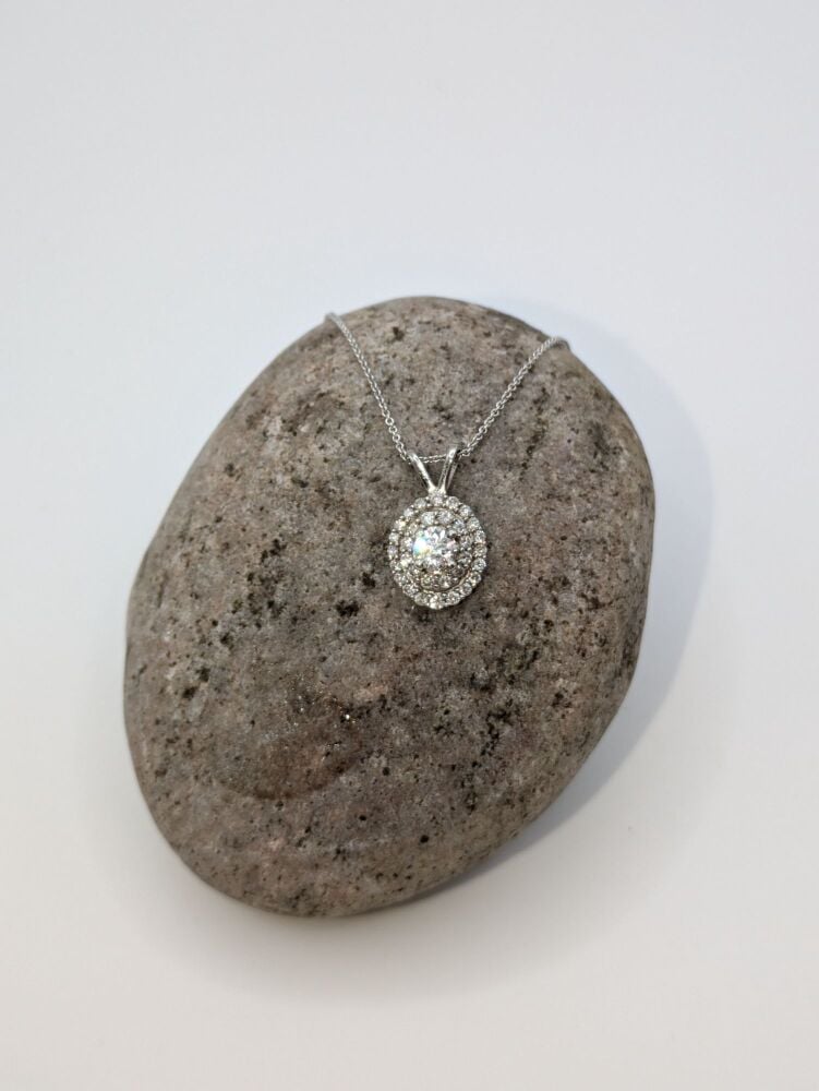 Oval shape pendant with Double Halo 1.55ct VS1/ D