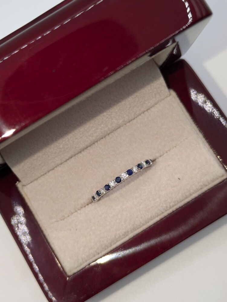 Sapphire and Diamond half eternity 0.43ct VS1/ F