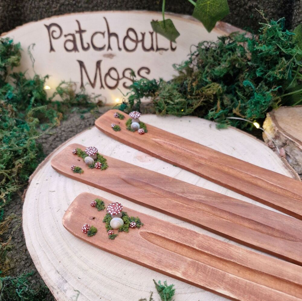 Cottagecore moss & snail incense holders