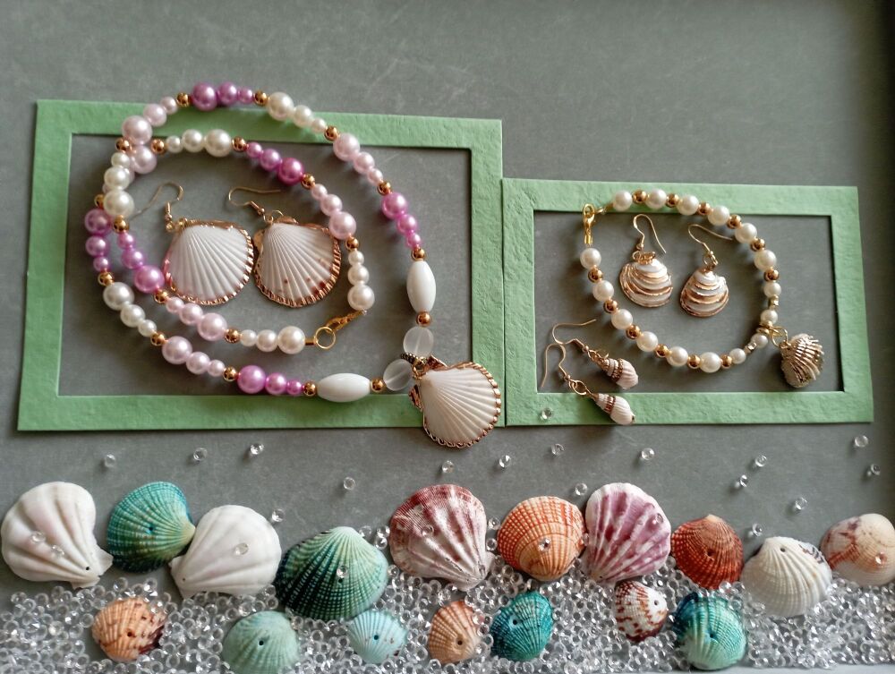 Along the Seashore Set of Necklace/Bracelet & Ear-Rings