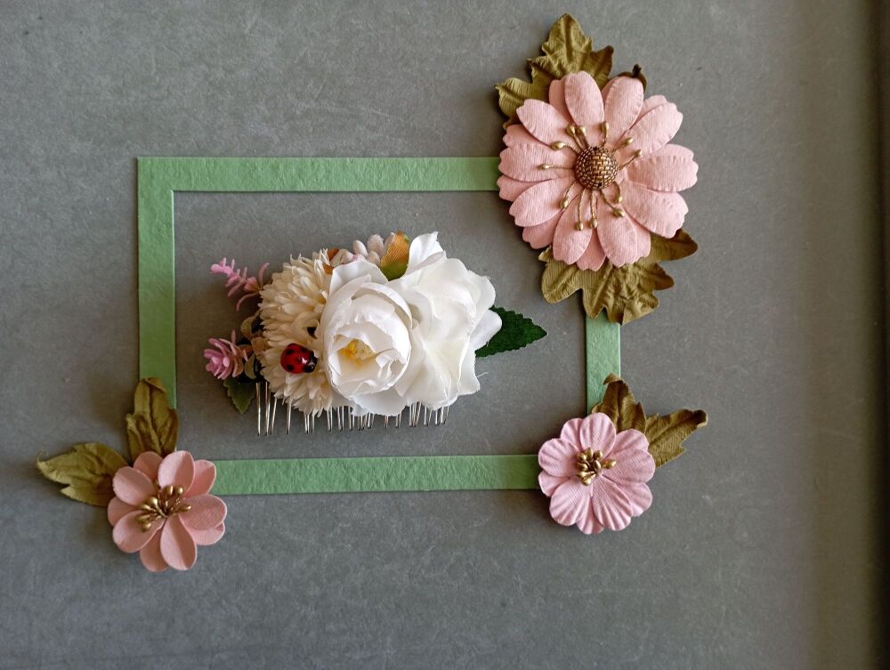 Hair Combs for Flower Girls - Cream & White