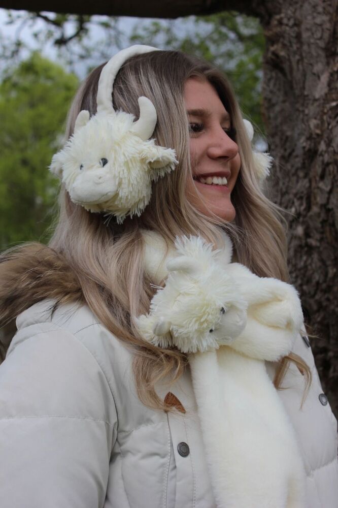 Highland Cow Plush Soft Scarf