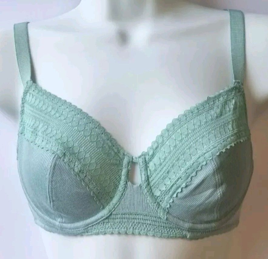 12 x EX M*S Bra Underwired Non Padded Full Cup Bra in Green Sizes 32A - 44B £2.95 Each
