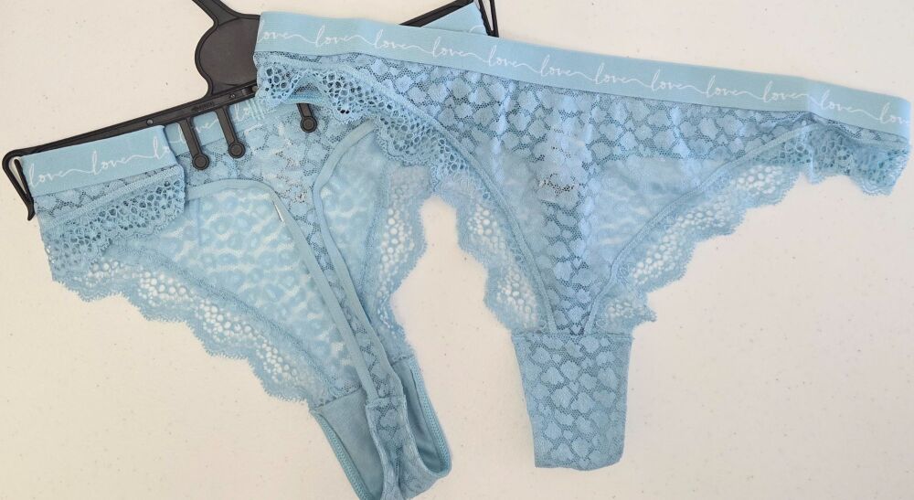 24 x Ex M*S Ladies Turquoise 'Love' Thongs Sizes 6 - 28 £1.10 Pair