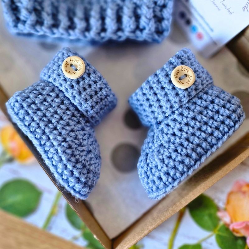 Crochet Baby Set with Beanie Hat And Booties, Sizes Newborn to 6 Months